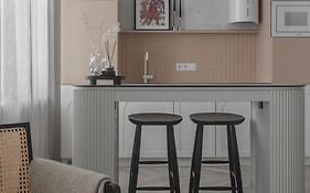 Danės23 - CANDY studio, Self Check-in, Free Parking, Park&River View, Oldtown, A/C
